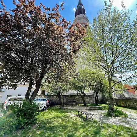 The Indigo In Heart Of Town - Location!